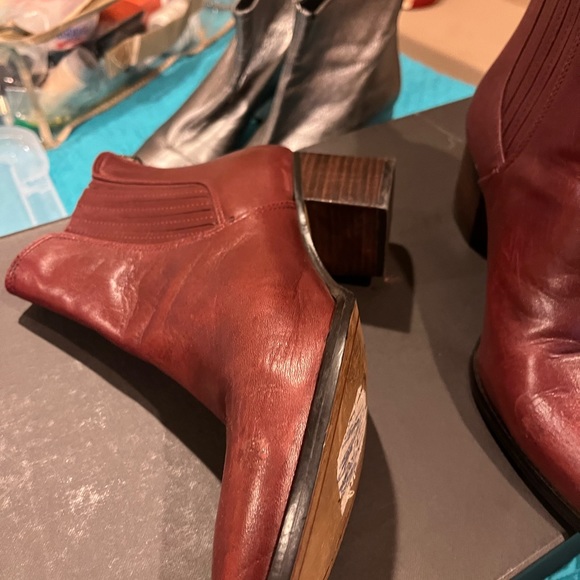 Boots color red , 2 inches heels almost new , I wear twice.Arizona is hot for 👢 - Picture 6 of 11